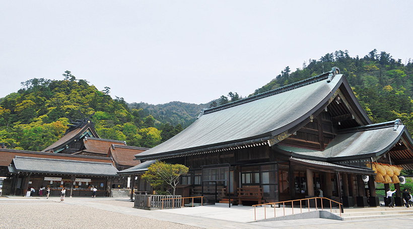 皆生温泉「やど紫苑亭」で松葉がにと「出雲神楽」貸切鑑賞