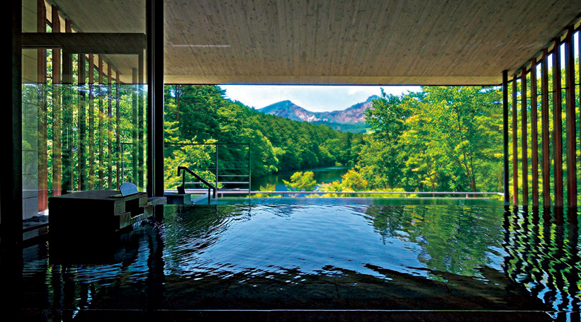 エメラルドグリーンに輝く「五色沼湖沼群」を楽しむ「裏磐梯高原ホテル」