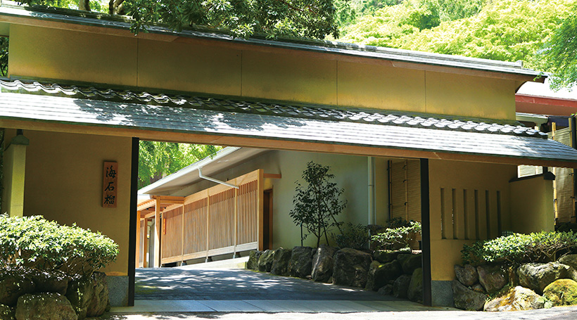 透明な時間、睡蓮の庭「箱根ラリック美術館」と奥湯河原の自然のなかに佇む「海石榴」