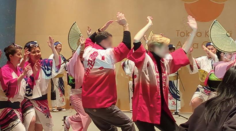 阿波踊り解説の様子