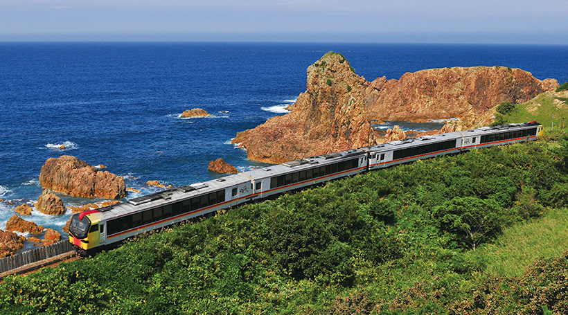 五能線「リゾートしらかみ」